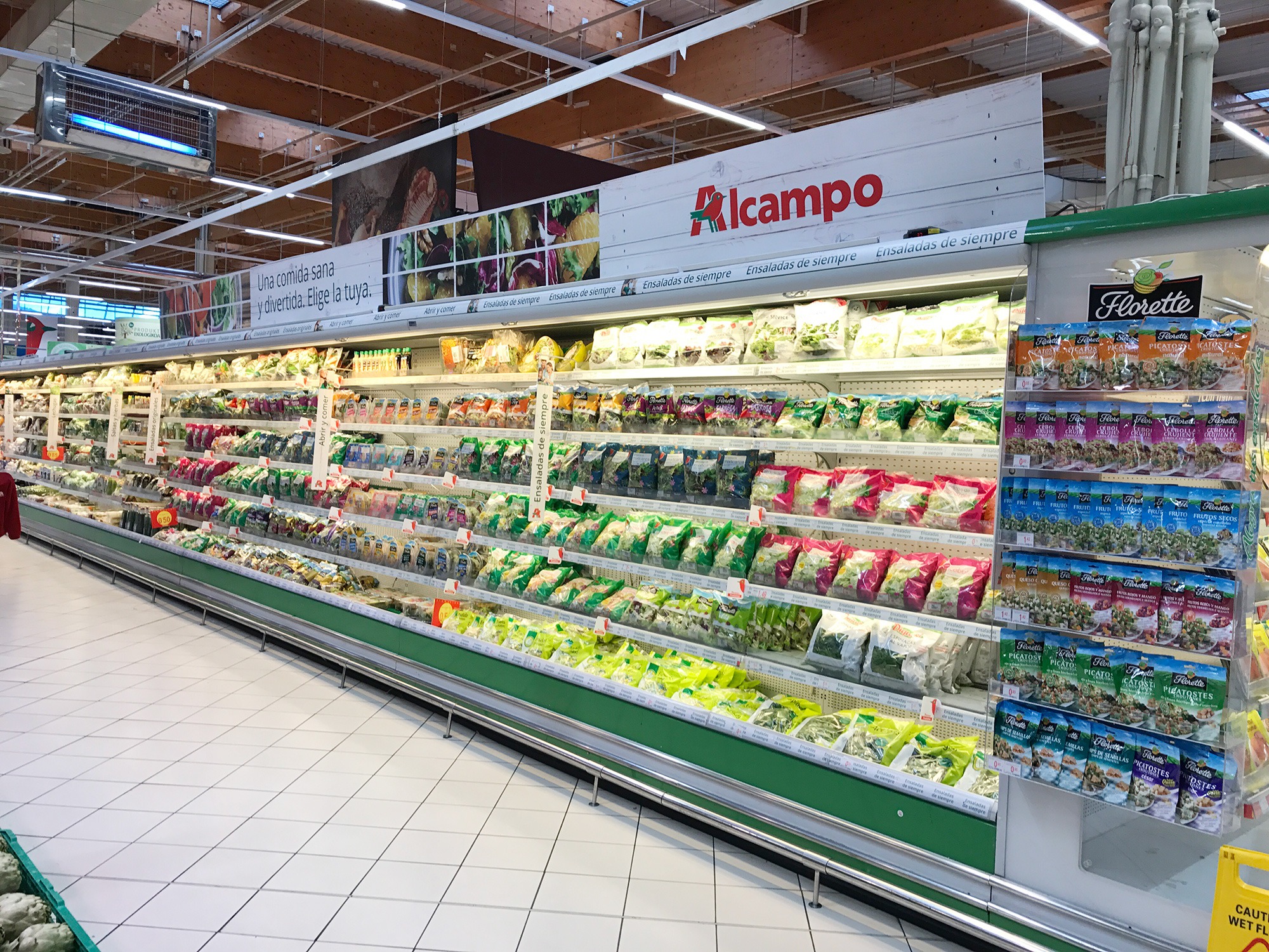 Decoración y caracterización del punto de venta de Florette en Alcampo Irun
